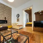 Amber Pearl 2 Rooms&2 Bathrooms At Kálvin Square
