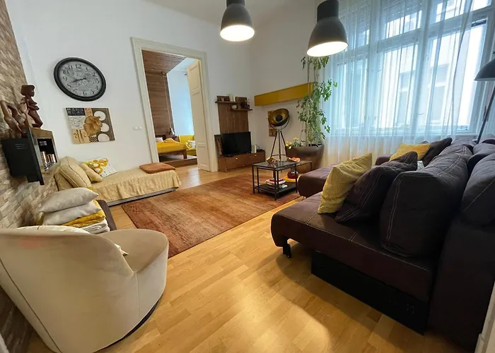 Amber Pearl 2 And 2 Bathrooms At Kalvin Square Lägenhet *