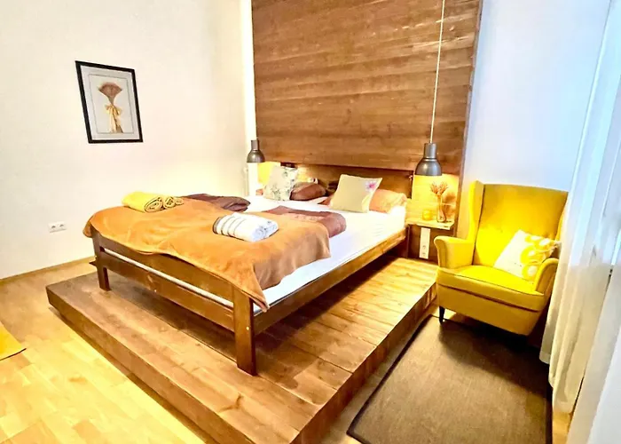 Amber Pearl 2 And 2 Bathrooms At Kalvin Square *