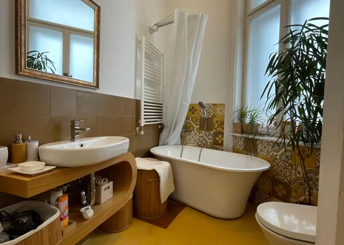 Amber Pearl 2 And 2 Bathrooms At Kalvin Square Lägenhet Budapest