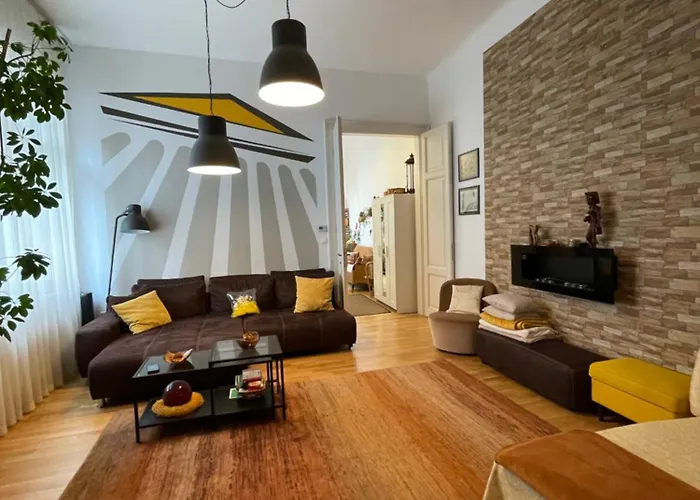 Amber Pearl 2 And 2 Bathrooms At Kalvin Square Lägenhet *