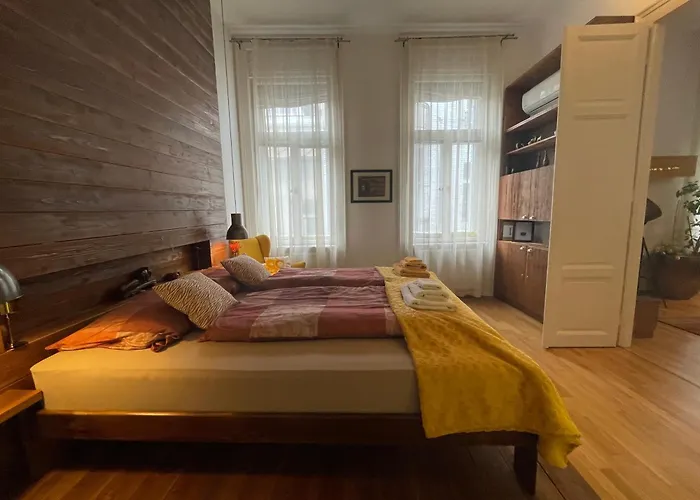 Amber Pearl 2 And 2 Bathrooms At Kalvin Square