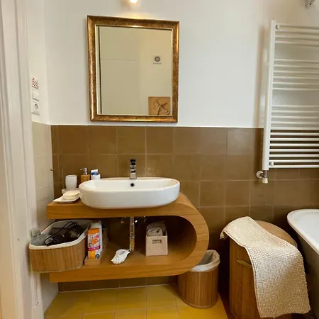 Апартаменты Amber Pearl 2 And 2 Bathrooms At Kalvin Square *