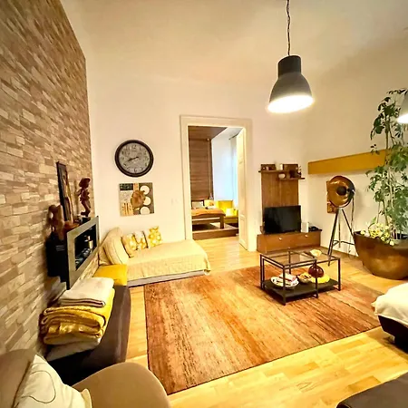 Апартаменты Amber Pearl 2 And 2 Bathrooms At Kalvin Square