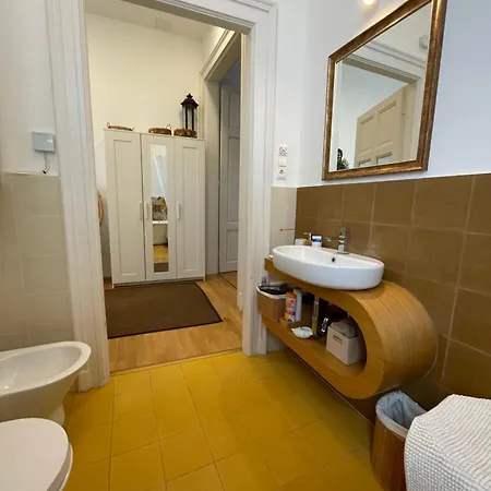 Апартаменты Amber Pearl 2 And 2 Bathrooms At Kalvin Square