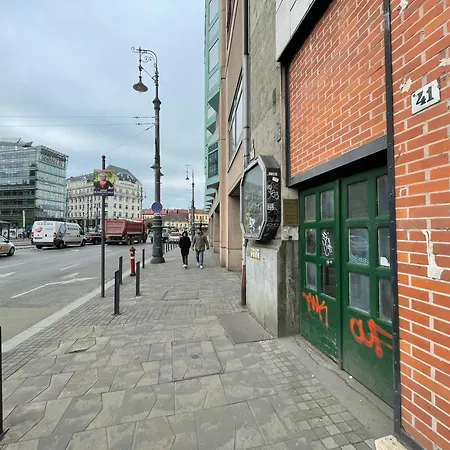 Amber Pearl 2 And 2 Bathrooms At Kalvin Square Апартаменты Будапешт