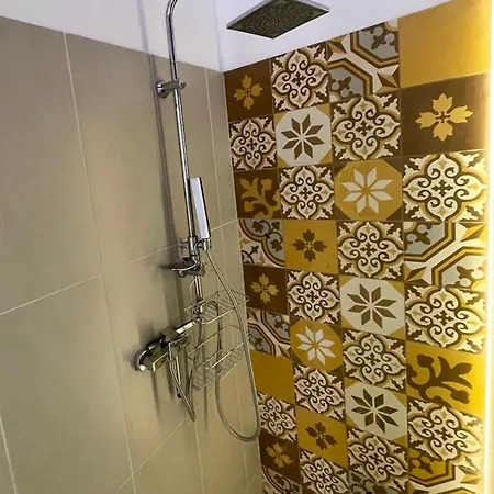 Amber Pearl 2 And 2 Bathrooms At Kalvin Square Апартаменты