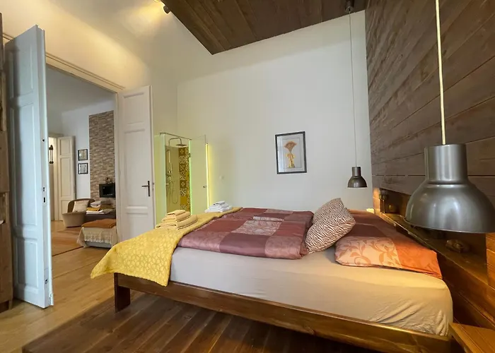 Amber Pearl 2 And 2 Bathrooms At Kalvin Square Budapest