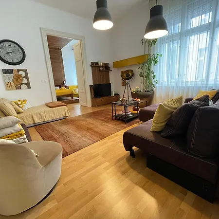 Amber Pearl 2 And 2 Bathrooms At Kalvin Square 아파트 *