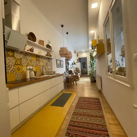 아파트 Amber Pearl 2 And 2 Bathrooms At Kalvin Square